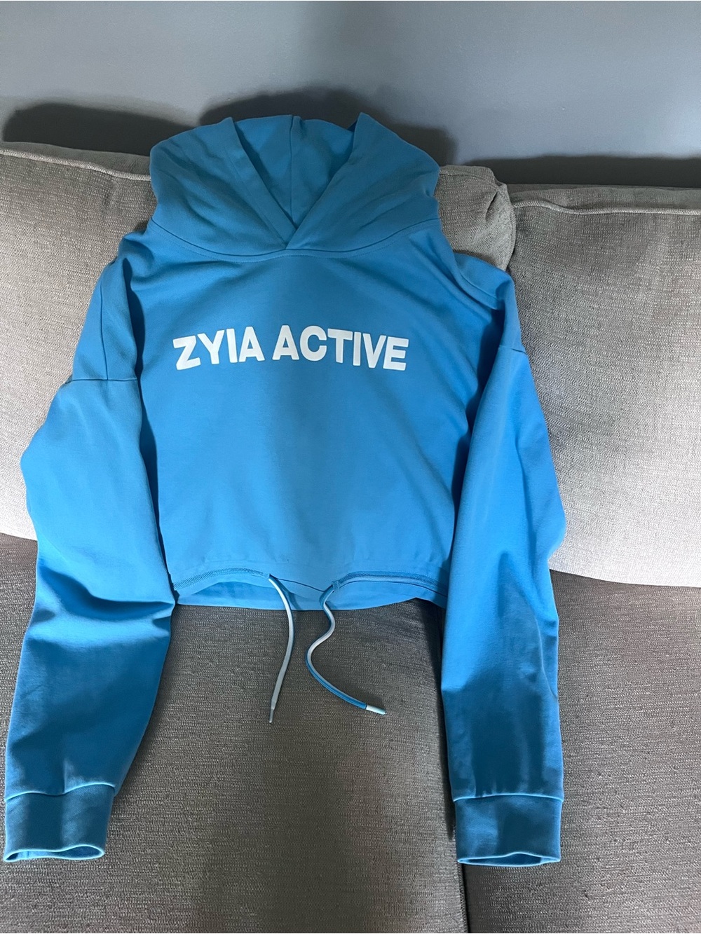 Zyia Women’s Cropped Sweatshirt